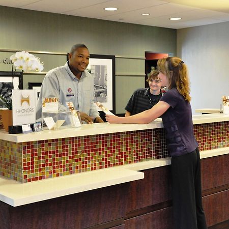 Hampton Inn & Suites Cincinnati / Uptown - University Area Interior foto