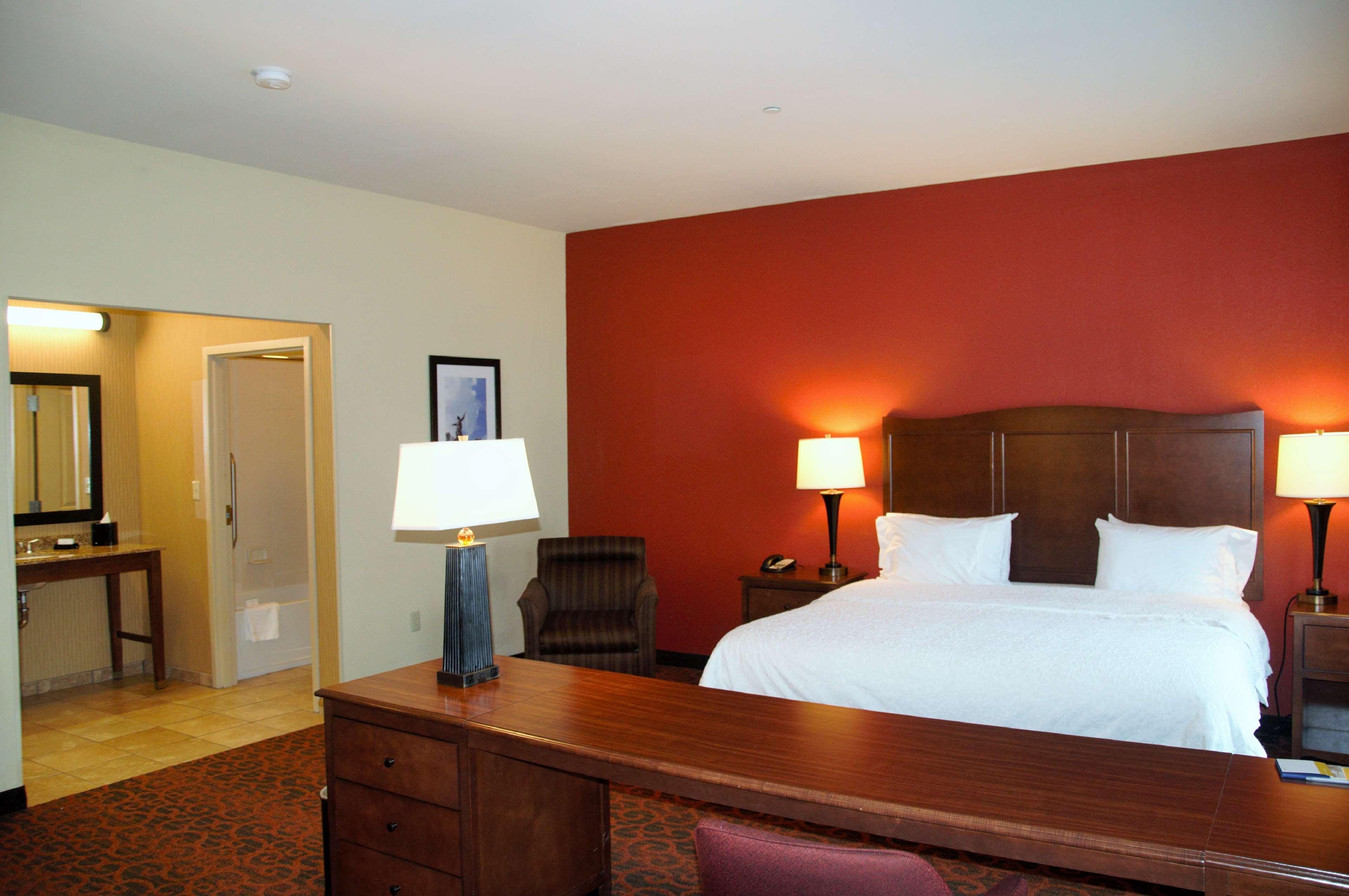 Hampton Inn & Suites Cincinnati / Uptown - University Area Exterior foto
