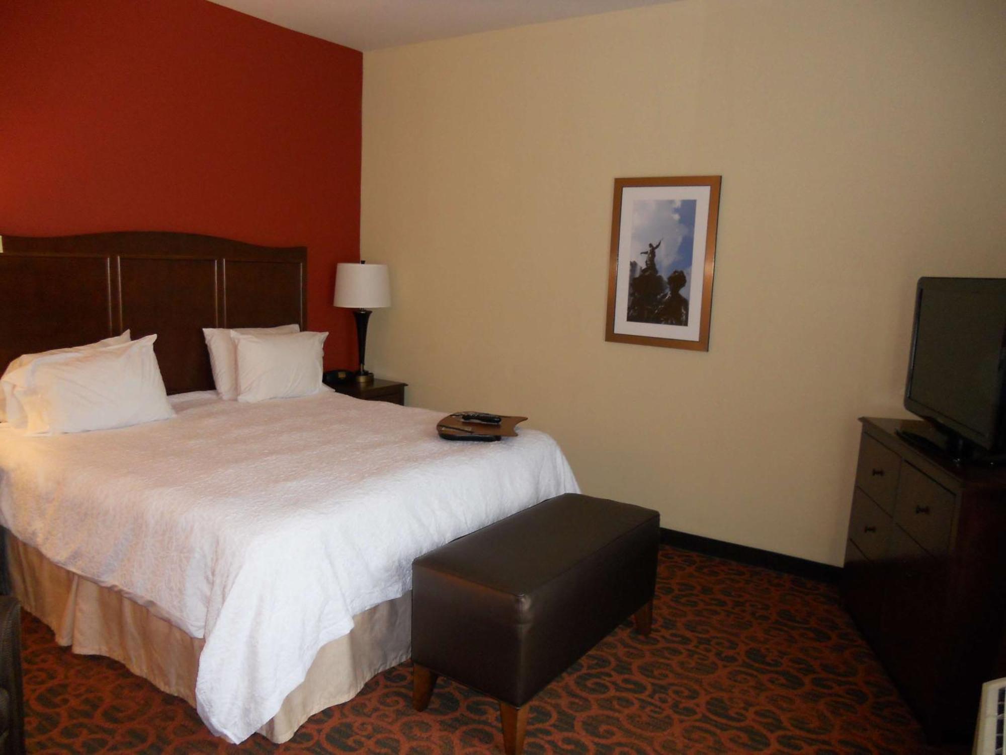 Hampton Inn & Suites Cincinnati / Uptown - University Area Exterior foto